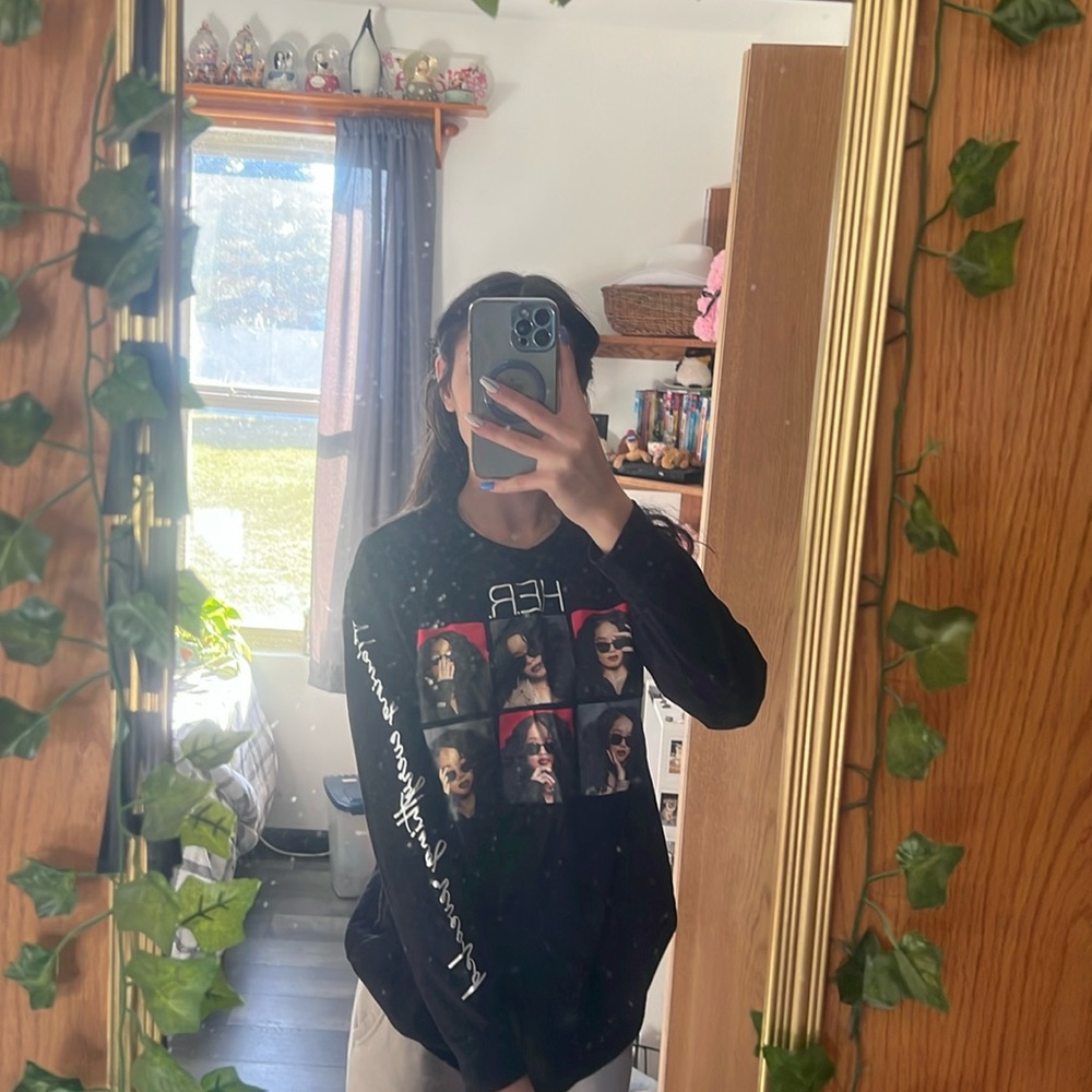 H.E.R long sleeve